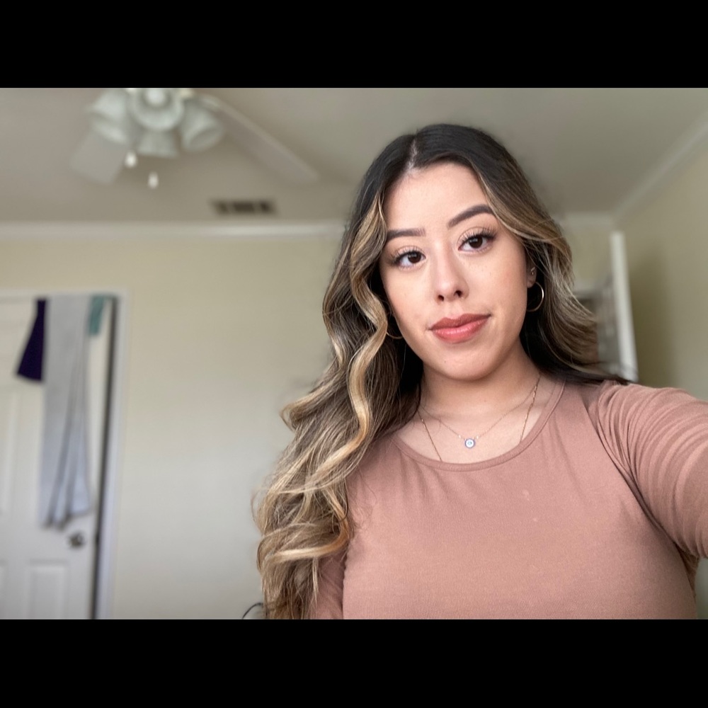 Meet your Posher, Andrea